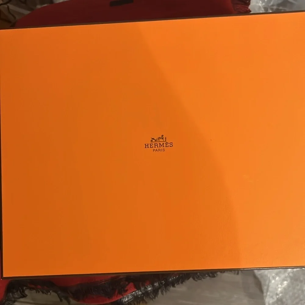 HERMÉS black pashmina long scarf with the tissue and Hermes rope and box - Picture 6 of 14